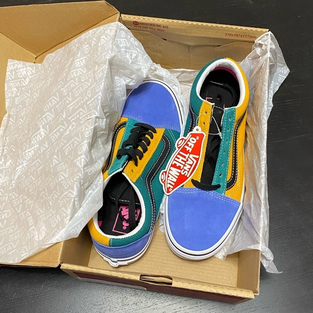 Brand New with box 5M/6.5W Vans Old Skool mix & match